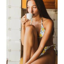 Lade das Bild in den Galerie-Viewer, Rio Triangle Bikini Top &amp; Brazilian Bikini Bottom Print Lemon
